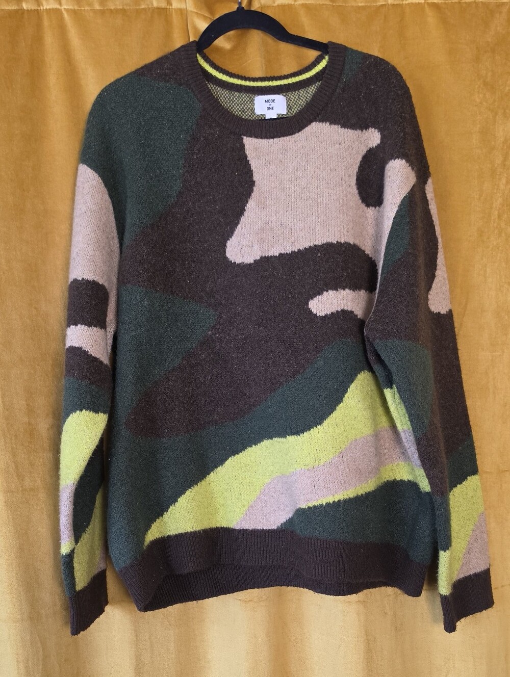 Men's Crewneck Sweater in Olive Camo
